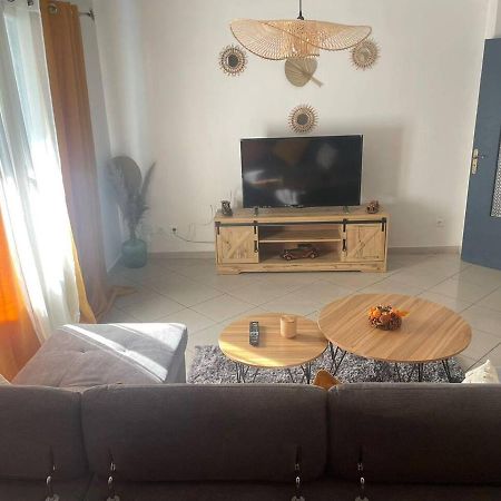 Appartement Proche Gare Tgv Nîmes Eksteriør billede