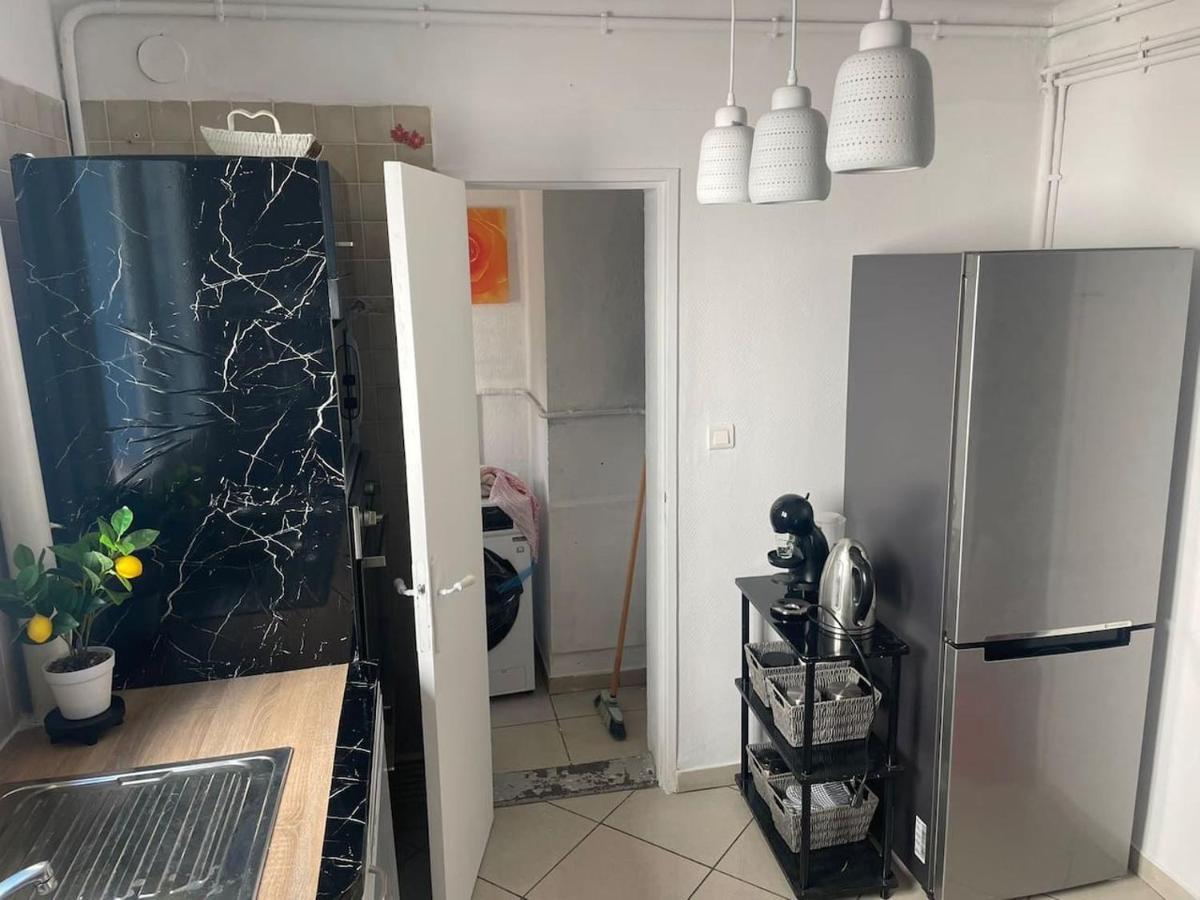 Appartement Proche Gare Tgv Nîmes Eksteriør billede